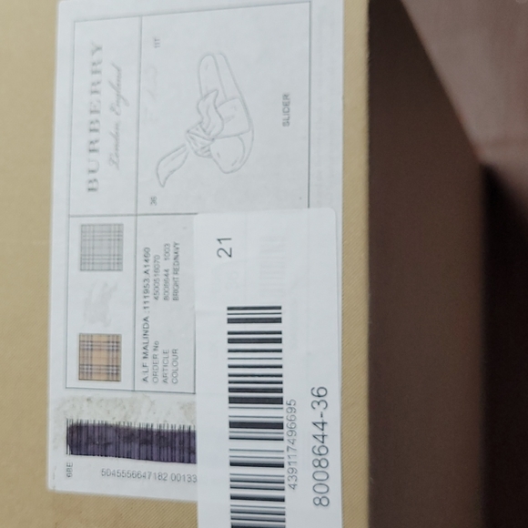 Burberry Slides- Brand New in box! - Picture 5 of 6